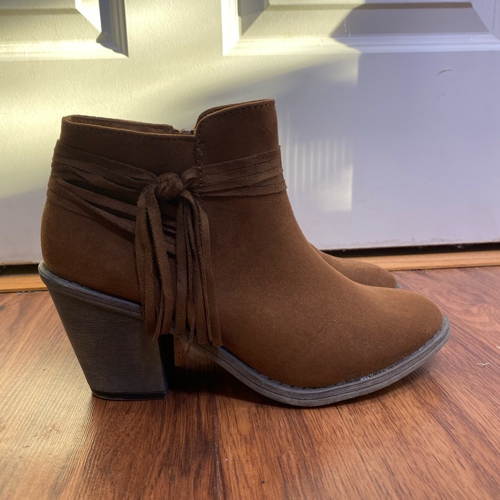 TAN BOOTIES - ARIZONA JEAN CO